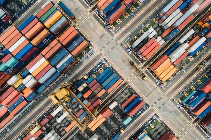Importers working with international cargo